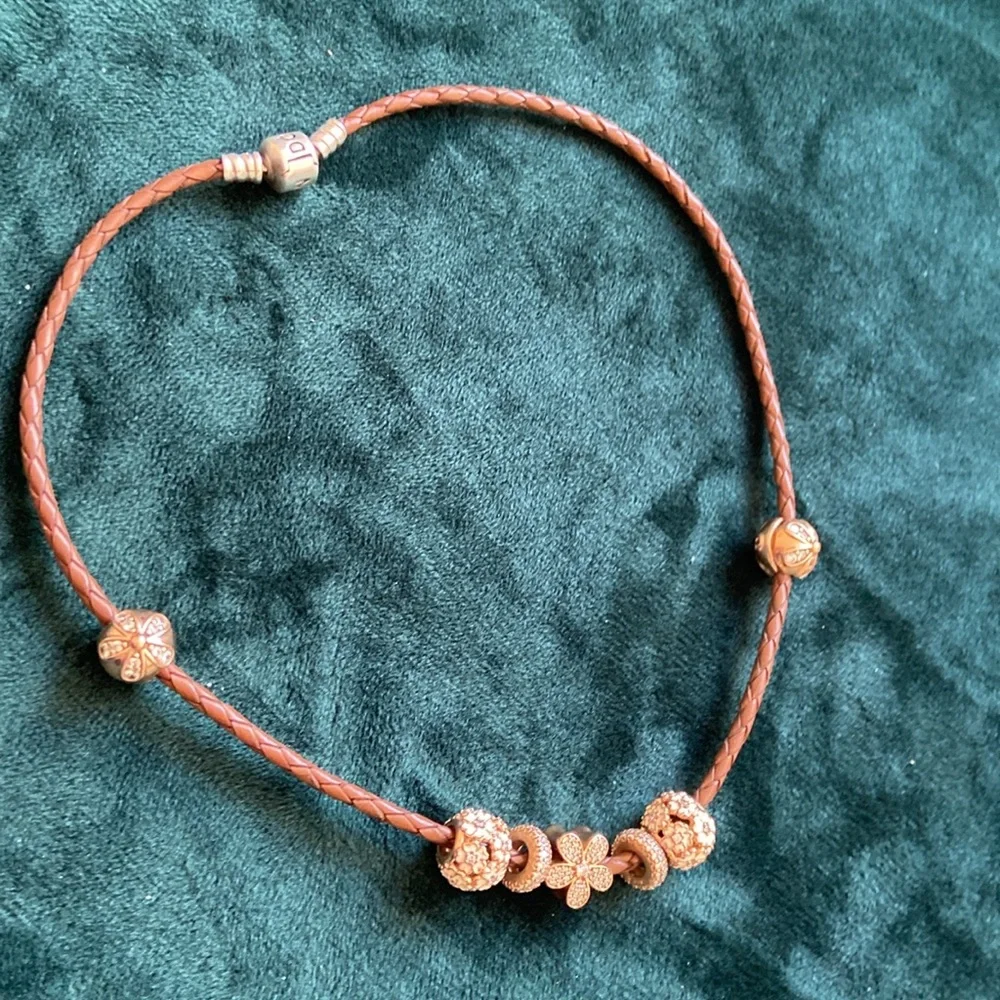 NWT 626 PANDORA  on the  Brown leather  Bracelet &  7 prices  of charm - Picture 14 of 16